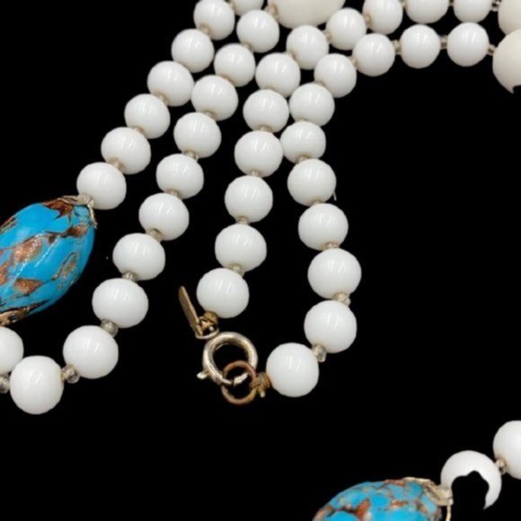 Long Vintage Trifari Venetian and Milk Glass Necklace - Picture 4 of 8